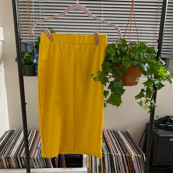 Mustard Yellow Pencil Skirt w Slit - Picture 3 of 3